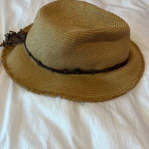 🚨 Donating soon Tommy Bahama Hat